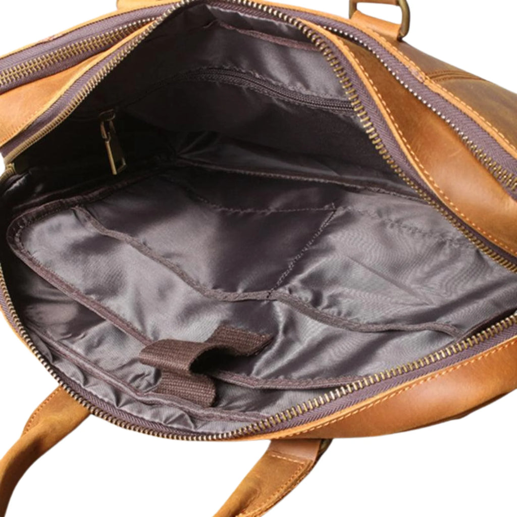 Geöffnete Laptoptasche in coffee: Schwebendes Laptopfach und smarte Fächer für perfekte Organisation.