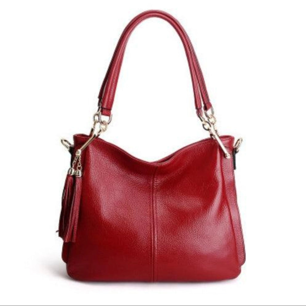 Rote Echtleder Schultertasche – elegantes Statement mit goldfarbenen Akzenten und viel Platz