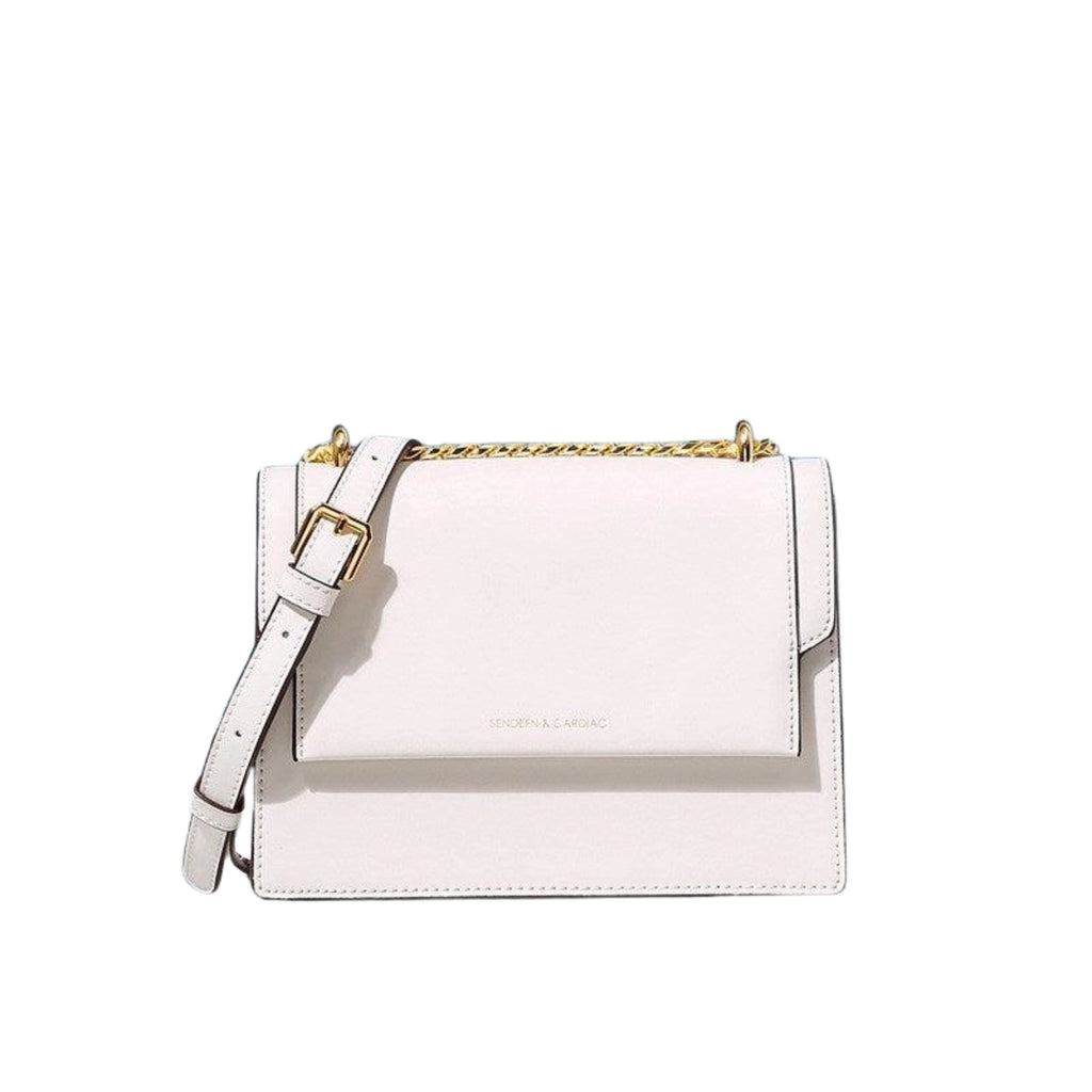 Schultertasche in Snow Pearl – dezentes Weiß, minimalistisches Design, echtes Leder mit Kette