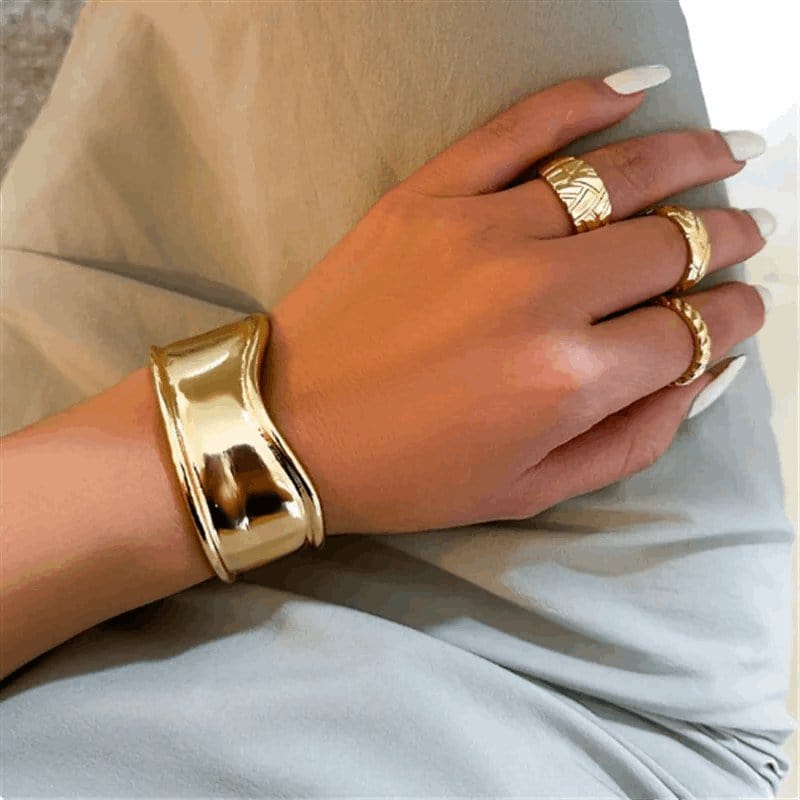 Metallwellen Armband – Asymmetrisches Design trifft Eleganz - Bodison