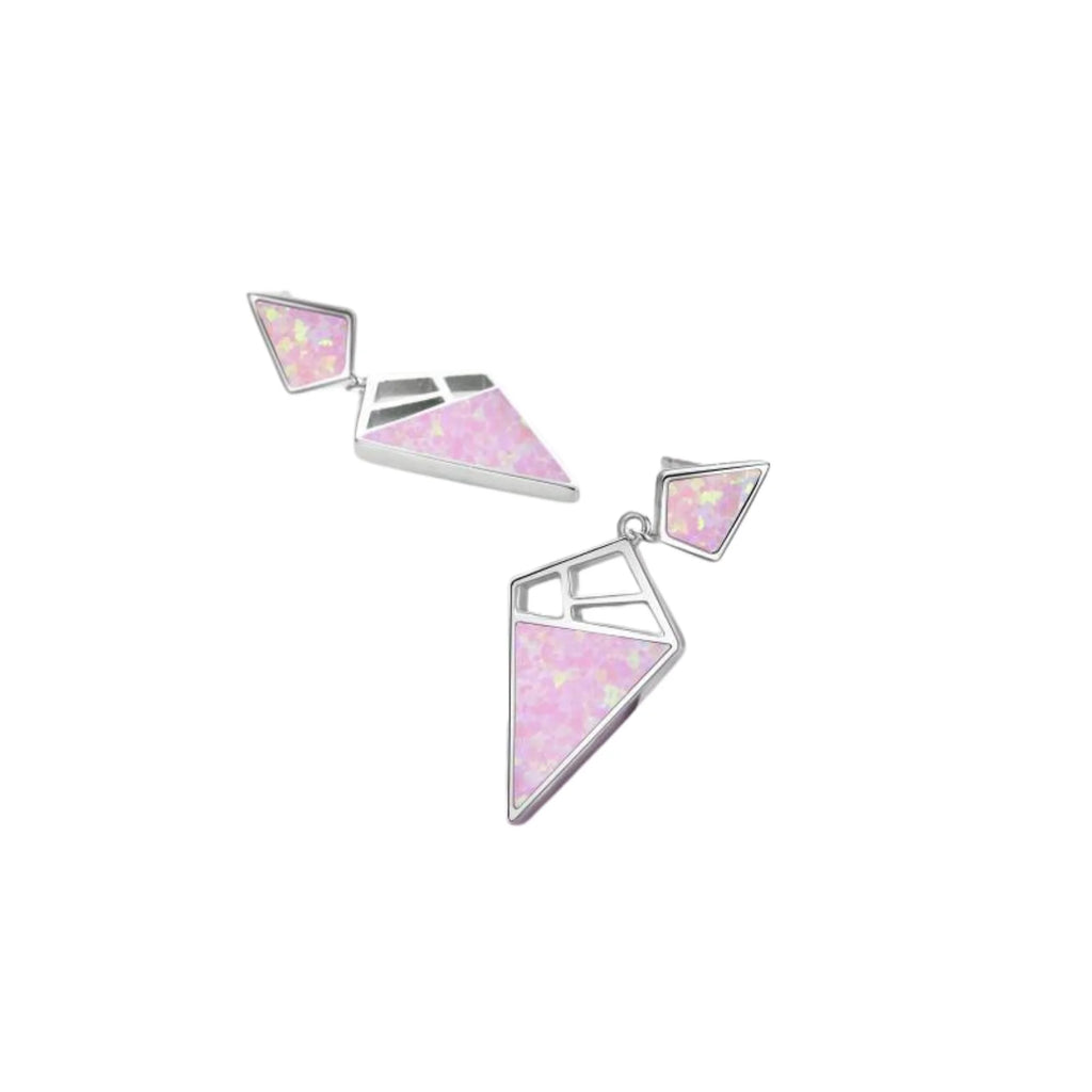 Rosa Opalohrringe in seitlich gedrehter Ablageposition