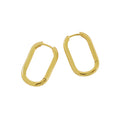 Zwei goldene ovale Ohrringe – klar geführt, ohne Stilcode.