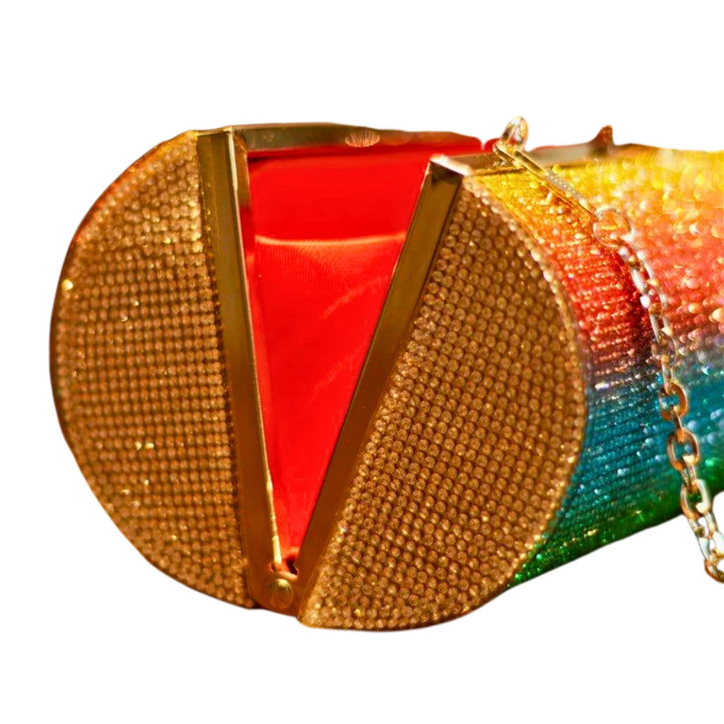 Detailaufnahme der Seitenkappe – rund mit fein gesetztem Strass