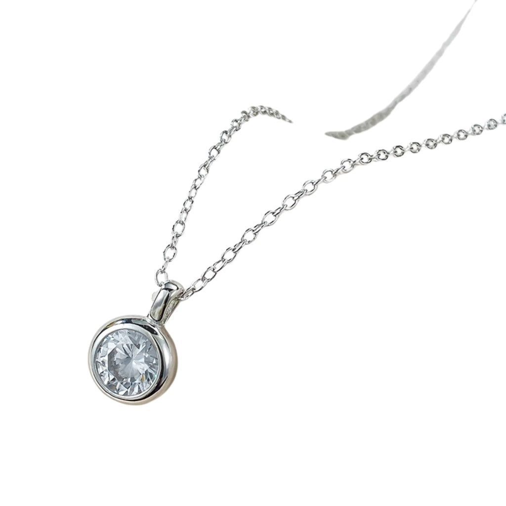 Verstellbare Halskette mit brillantem Stein