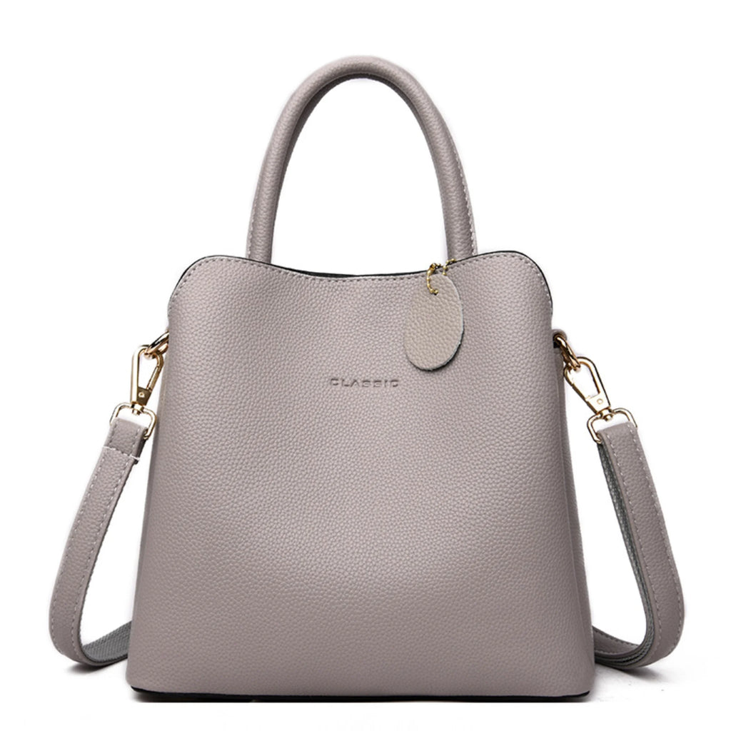 Schultertasche in Soft Grey mit feiner Struktur – neutraler Look für Alltag oder Office