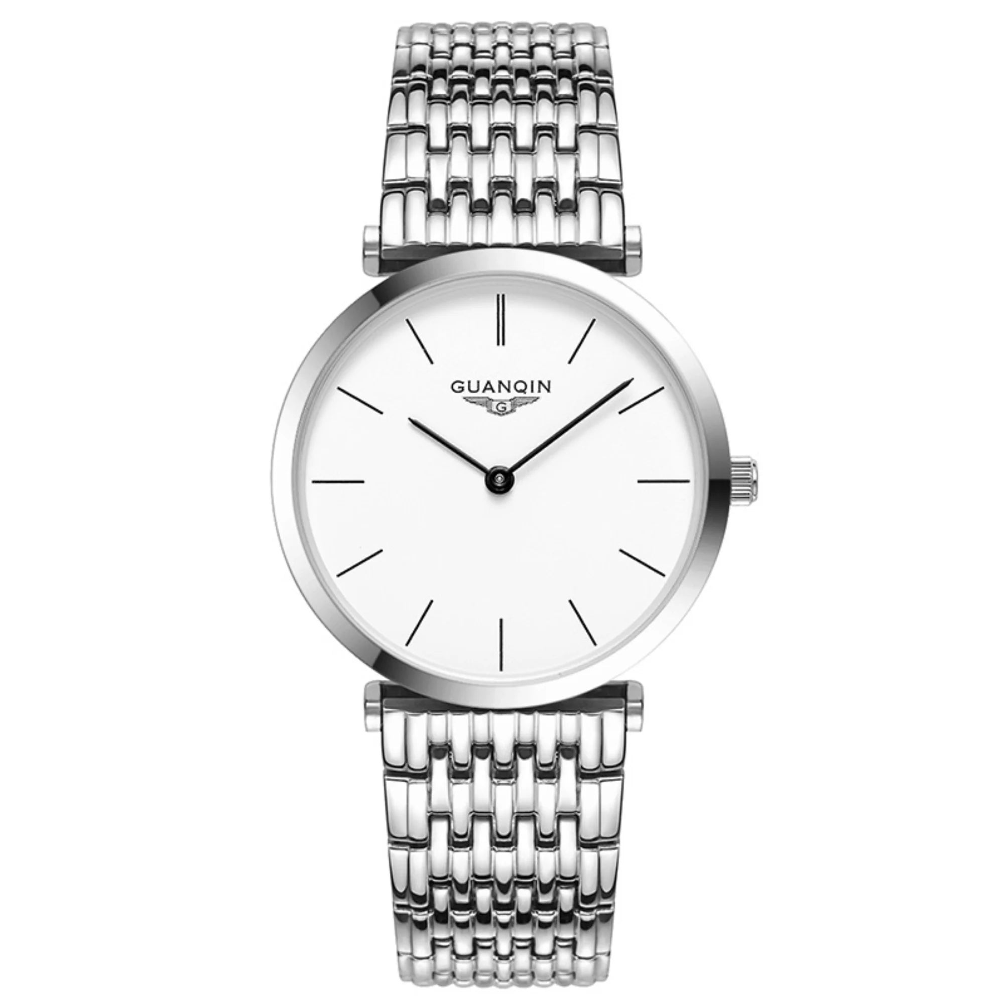Klassische Uhr mit römischen Ziffern und silberfarbenem Gliederarmband.