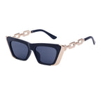 Sonnenbrille mit schwarzem Blockrahmen, goldenen Kanten und Kettenglied-Bügel – UV400, ohne Gravur
