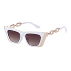 Weisse Sonnenbrille mit braunem Verlaufsglas – goldene Gliederfassung, neutral geführt
