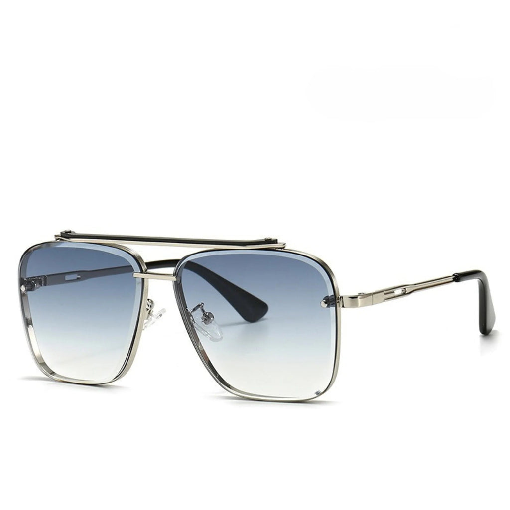 Rechteckige Sonnenbrille mit schwarzem Metallrahmen und kühlem Blauton