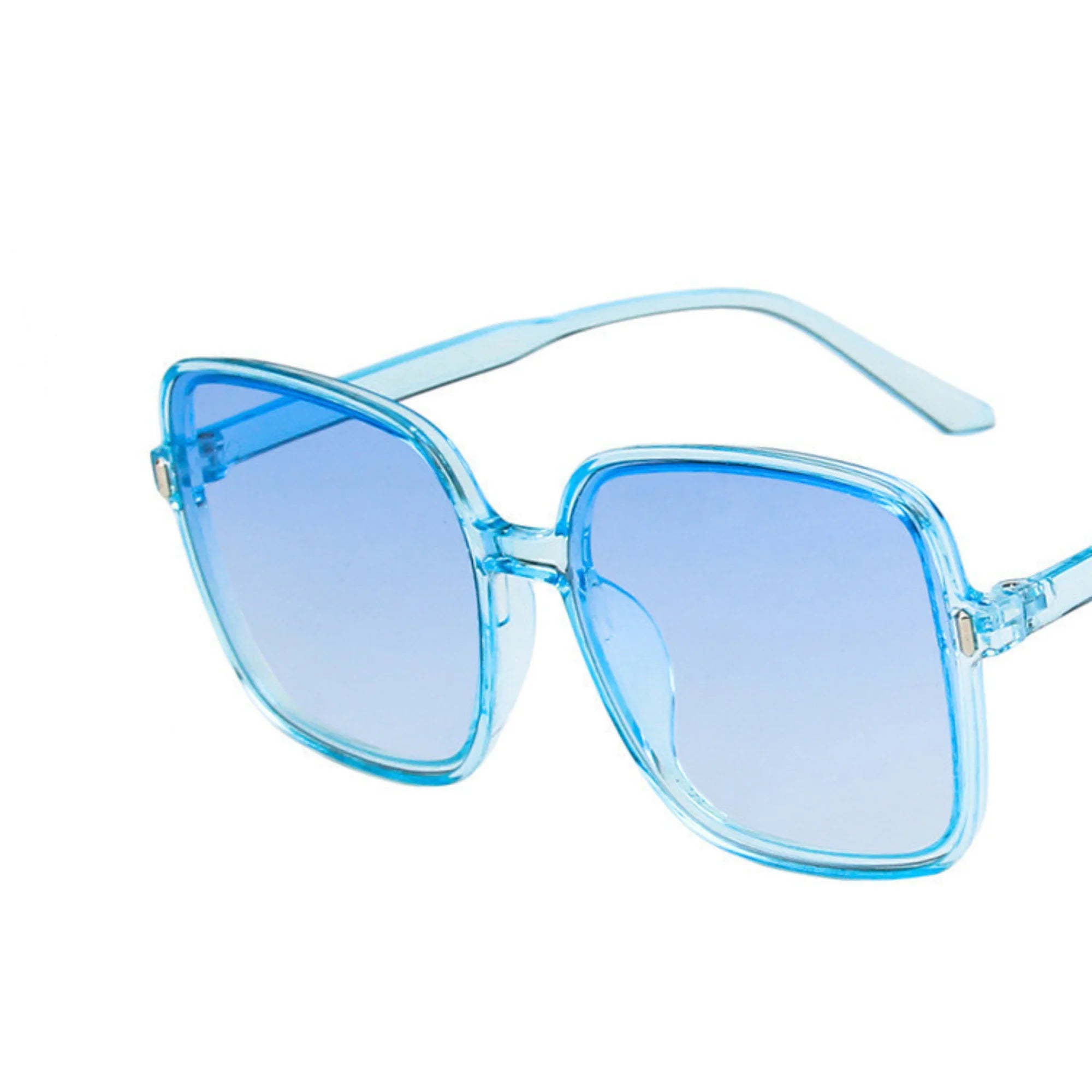 Blaue Brille mit klarem Rahmen und getönten Verlaufsgläsern