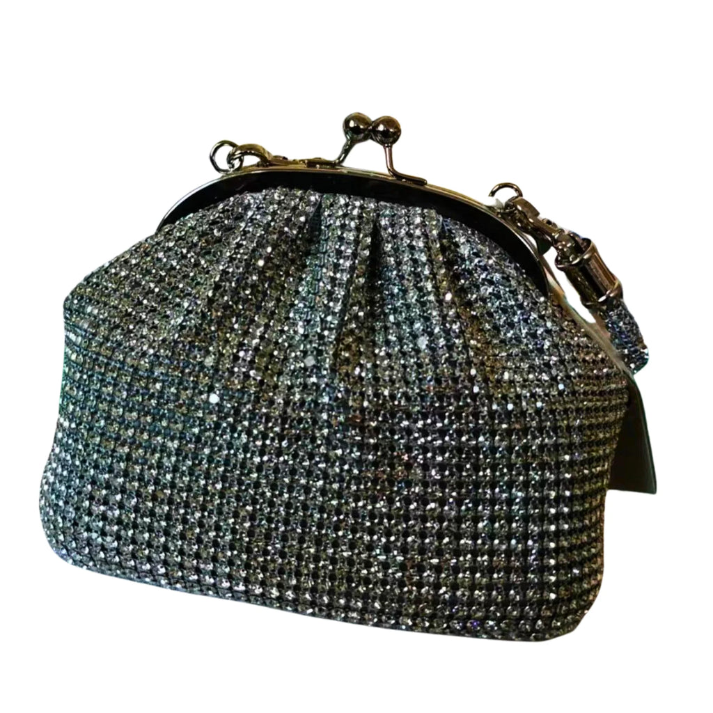 Kompakte Strass-Tasche in Diamond Frost – funkelnd mit Vintageverschluss und edler Struktur
