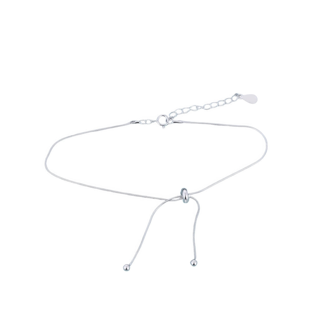 Technikdetail am Fussgelenk – 925 Silber, glatt geführt, symbolfrei