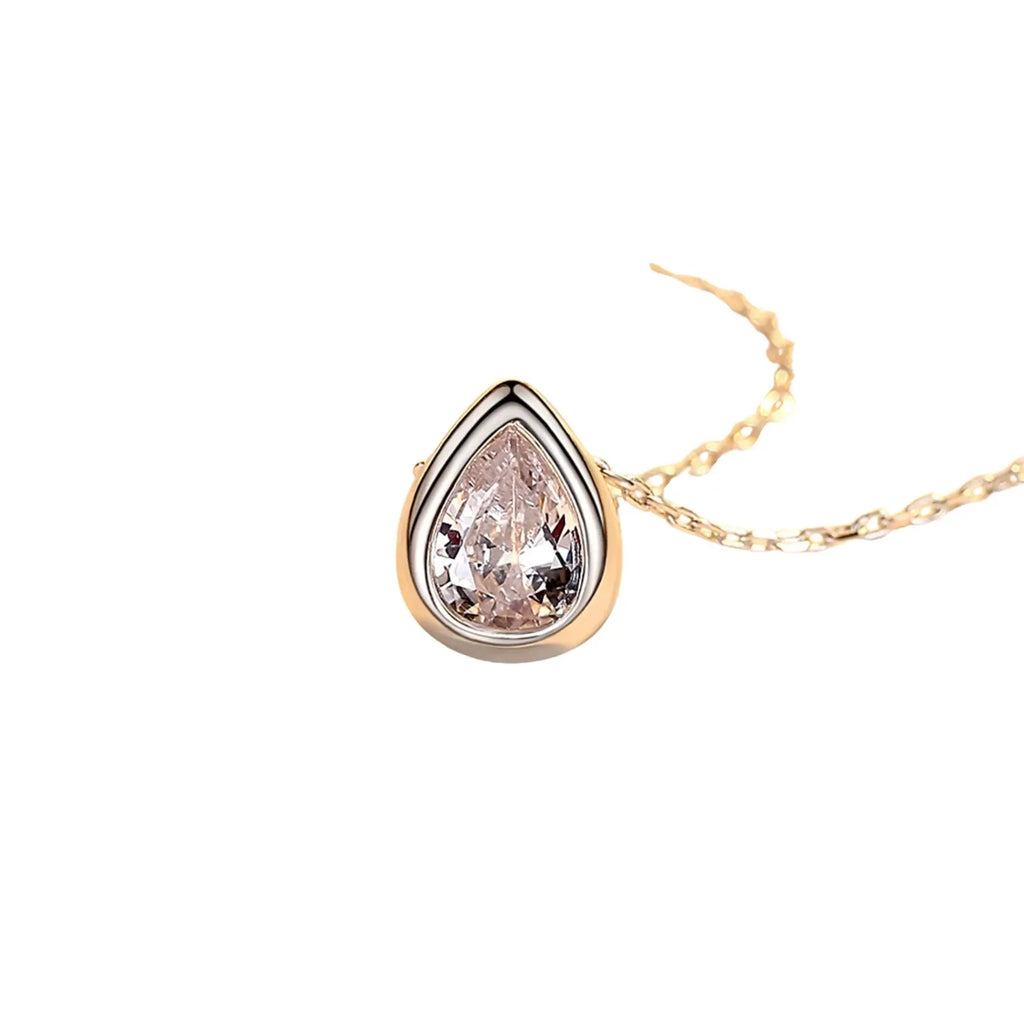 Silberanhänger mit Zirkonia in Tropfenform an Kette
